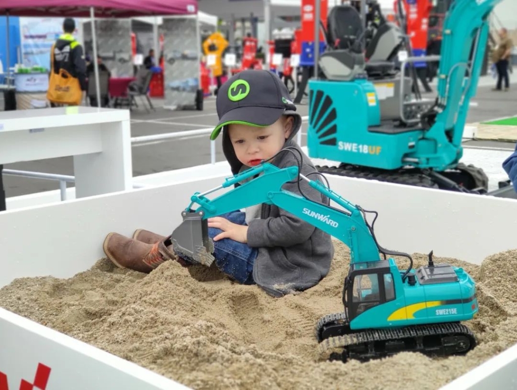 PA视讯平台全新亮相美国工程机械展