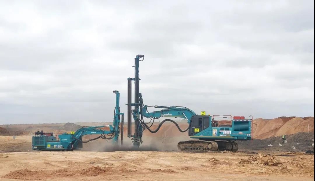 PA视讯平台凿岩设备名扬南非