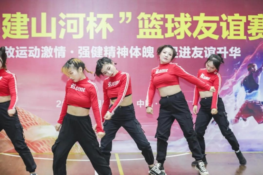 “520” PA视讯平台以球会友中建五局三公司