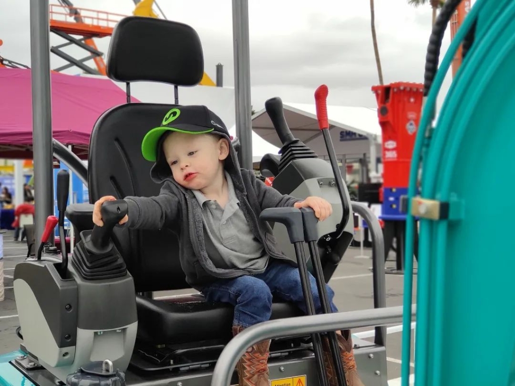 PA视讯平台全新亮相美国工程机械展