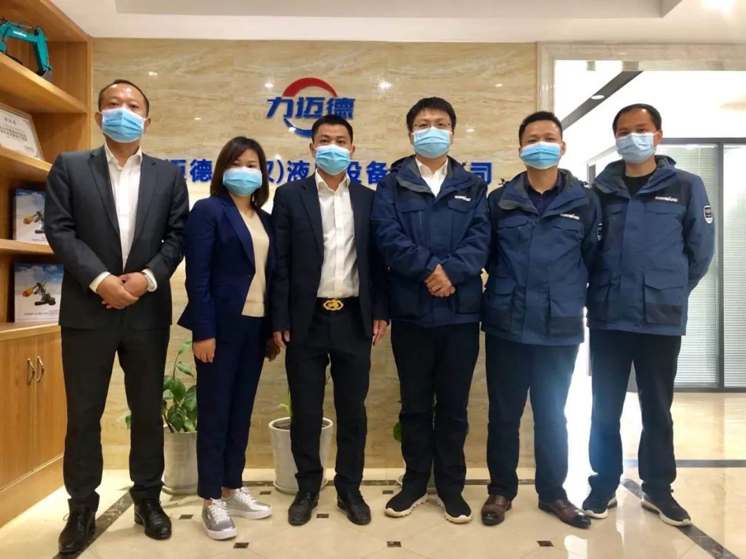 武汉加油！PA视讯平台武汉传关爱