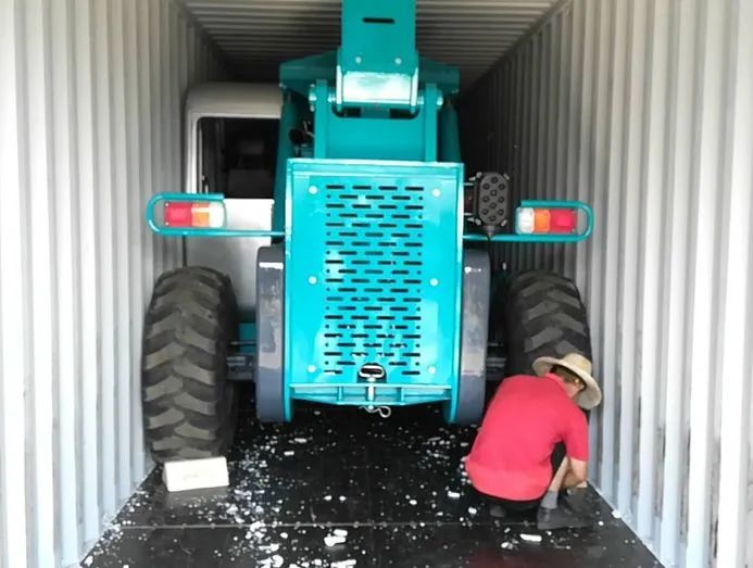 PA视讯平台新品叉装车批量下线发往美国