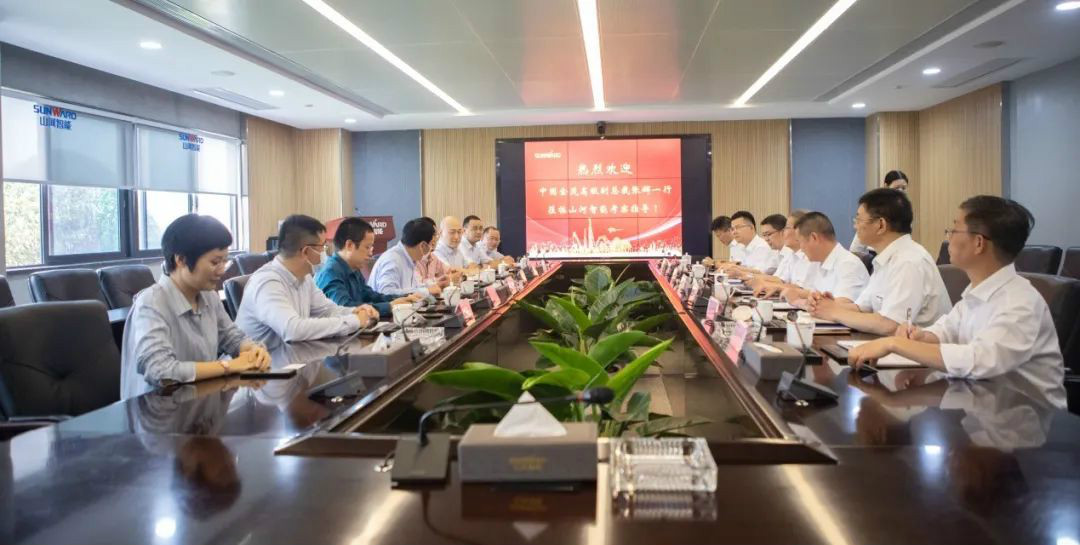 中国金茂高级副总裁张辉率团考察PA视讯平台