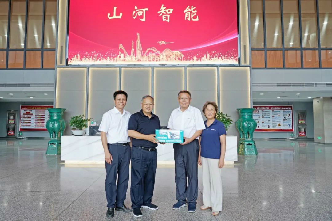 省人大常委会党组副书记、副主任王柯敏调研PA视讯平台