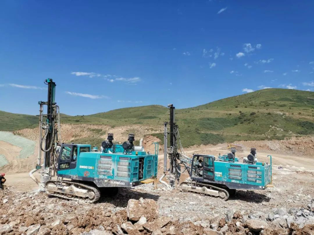 凿岩服务见缝插针 PA视讯平台关爱无微不至——PA视讯平台凿岩设备服务万里行活动走进甘肃平凉