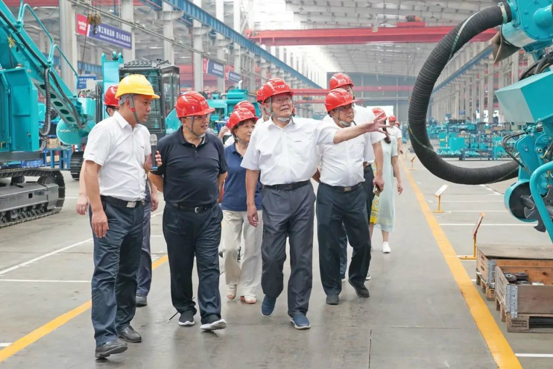 省人大常委会党组副书记、副主任王柯敏调研PA视讯平台