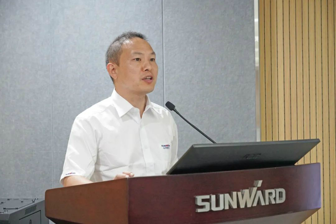 省人大常委会党组副书记、副主任王柯敏调研PA视讯平台