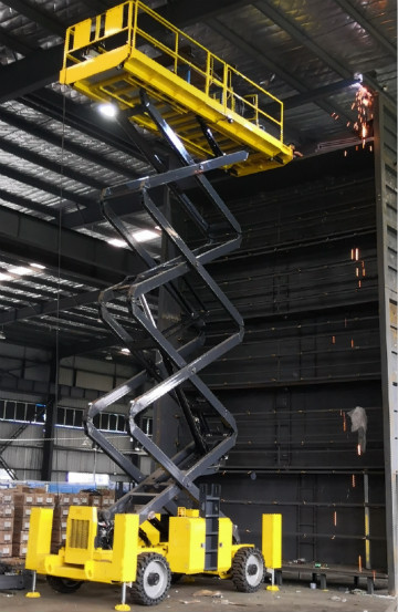 威武！大气！稳定！PA视讯平台越野剪叉式高空作业平台解客户难题