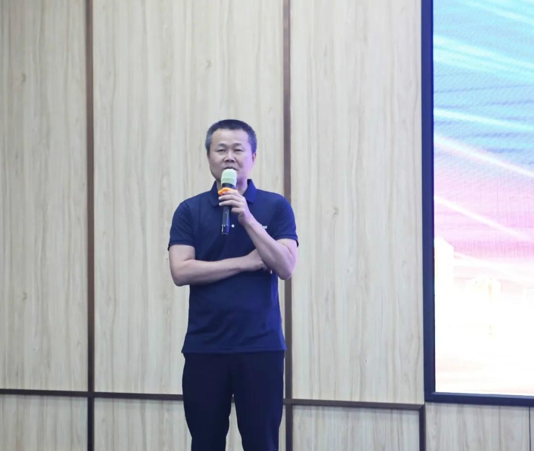 以强执行力聚焦基础能力建设 向挖掘机万台俱乐部迈进——PA视讯平台2020年挖掘机经销商半年度会议圆满召