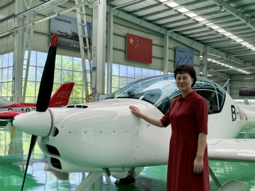 省委常委、统战部部长黄兰香考察调研PA视讯平台科技