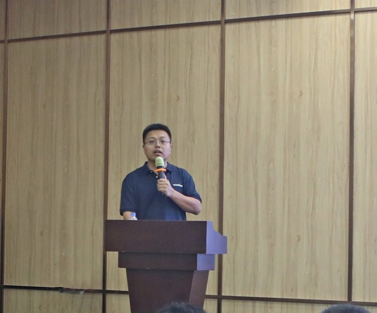 以强执行力聚焦基础能力建设 向挖掘机万台俱乐部迈进——PA视讯平台2020年挖掘机经销商半年度会议圆满召