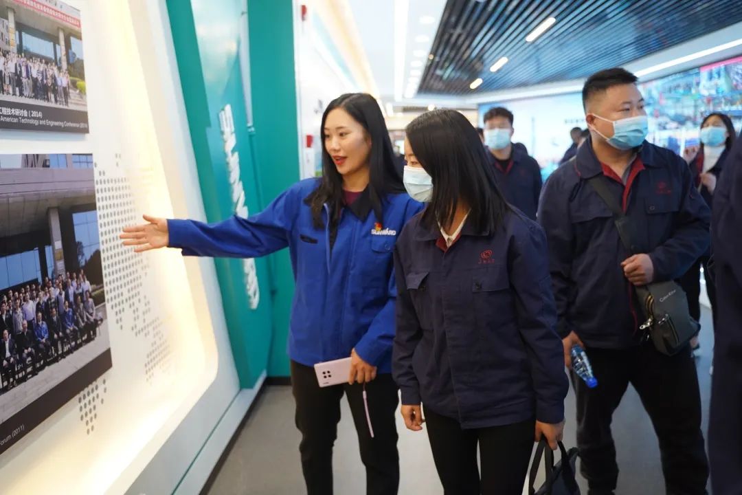 江南工业集团“双百青年”参观PA视讯平台