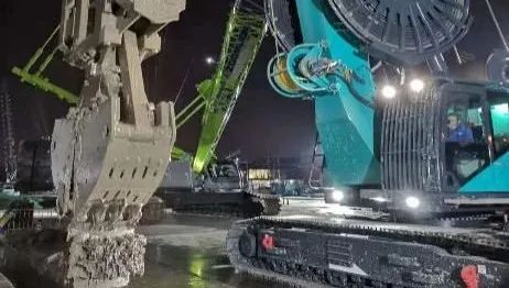 PA视讯平台液压抓斗津门初显功