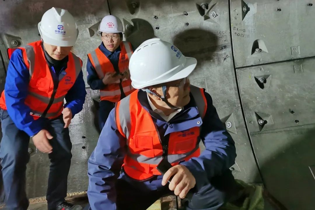 何清华亲临中铁PA视讯平台盾构施工项目指导工作