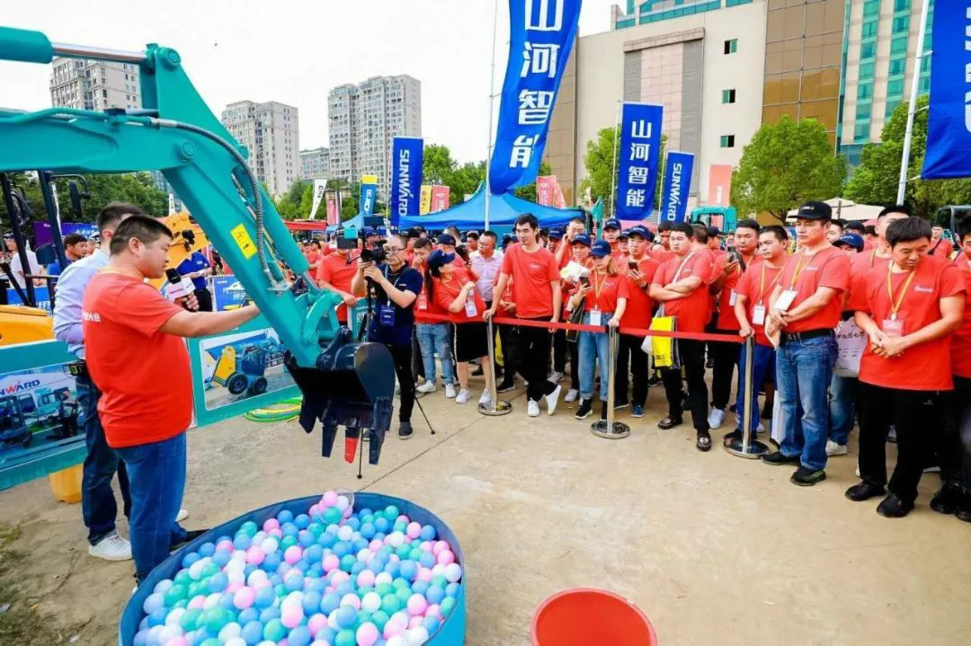 2020全球微挖大会 PA视讯平台精品微挖赢得满堂彩