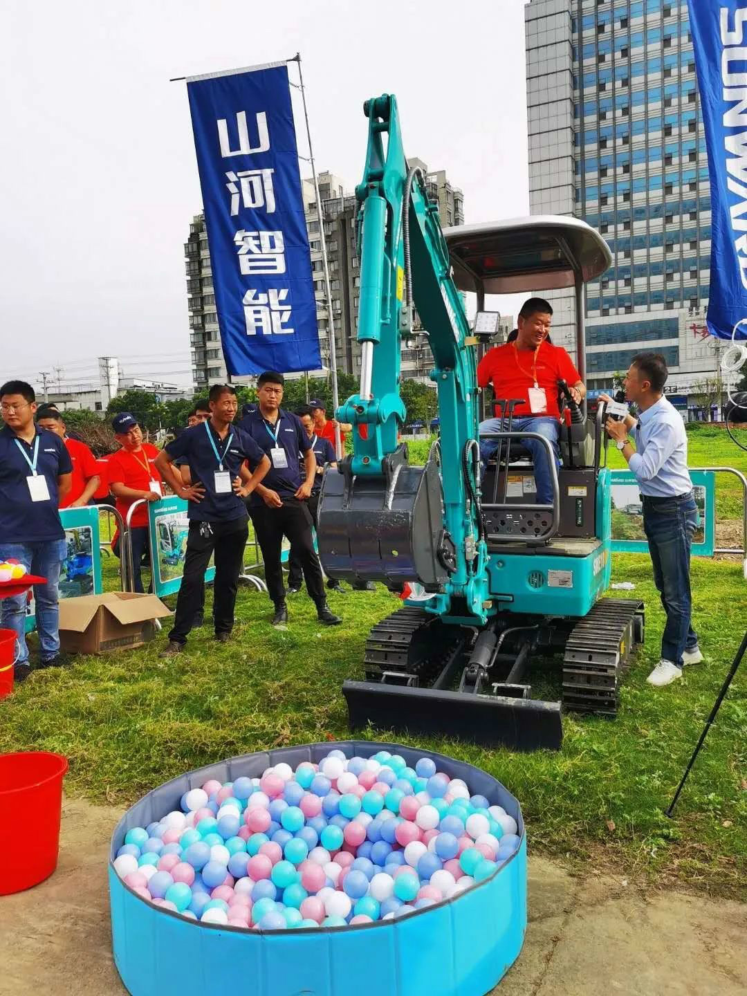 2020全球微挖大会 PA视讯平台精品微挖赢得满堂彩