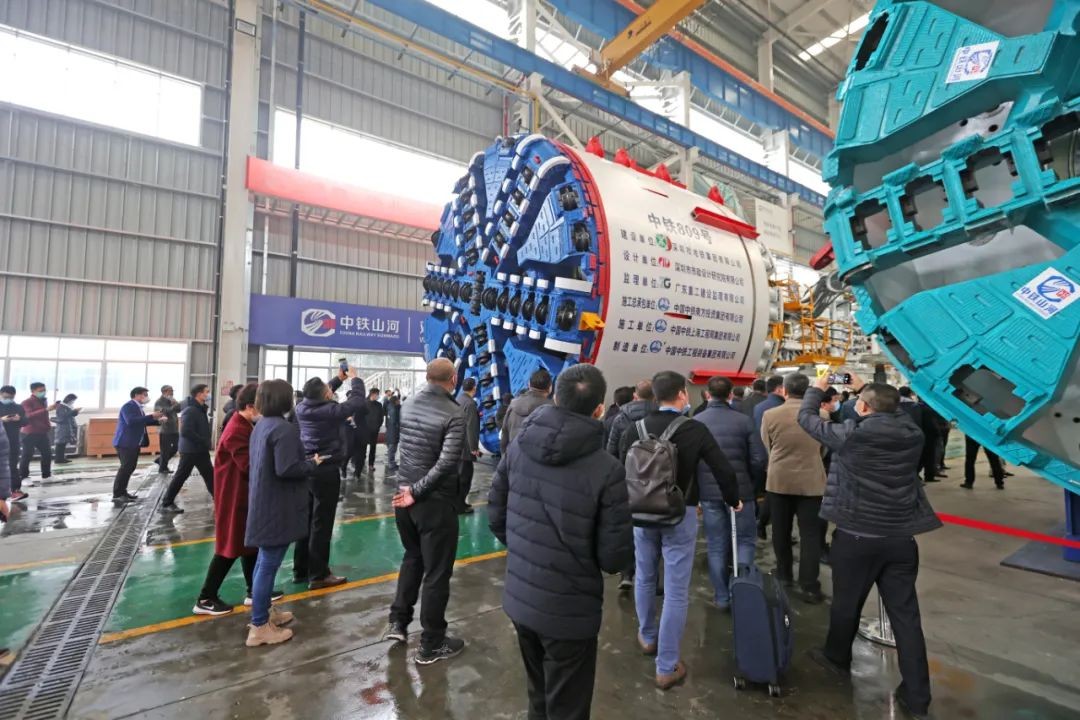 PA视讯平台工业城来了500人的参观团