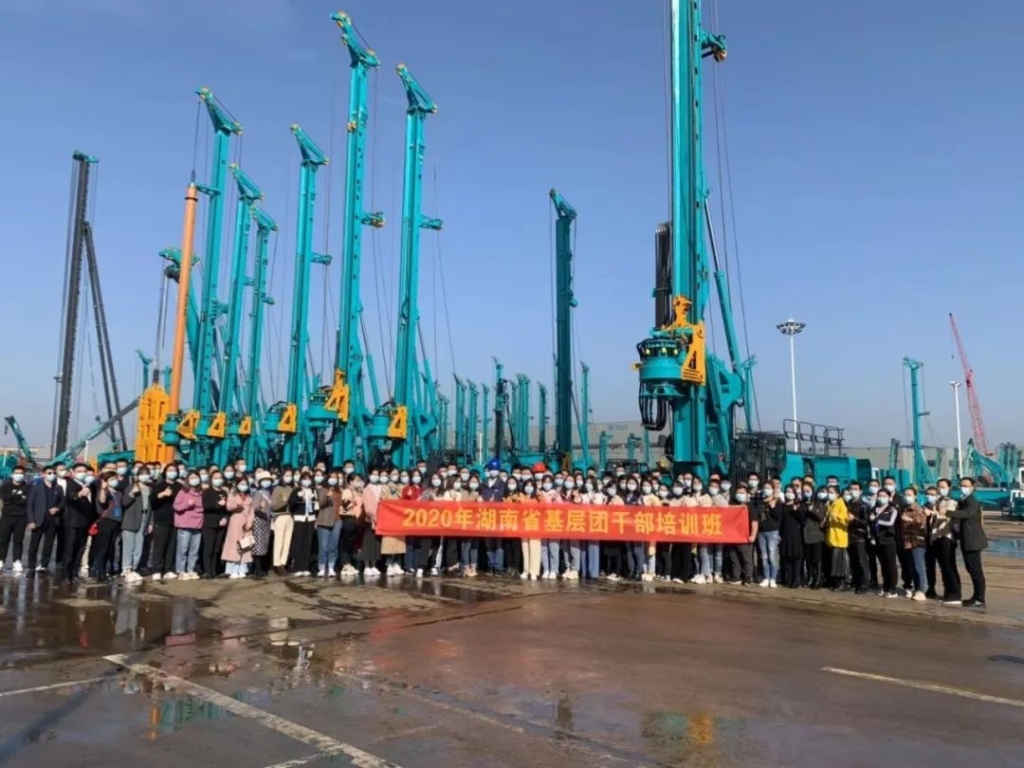 省基层团干部培训班成员来PA视讯平台参观交流