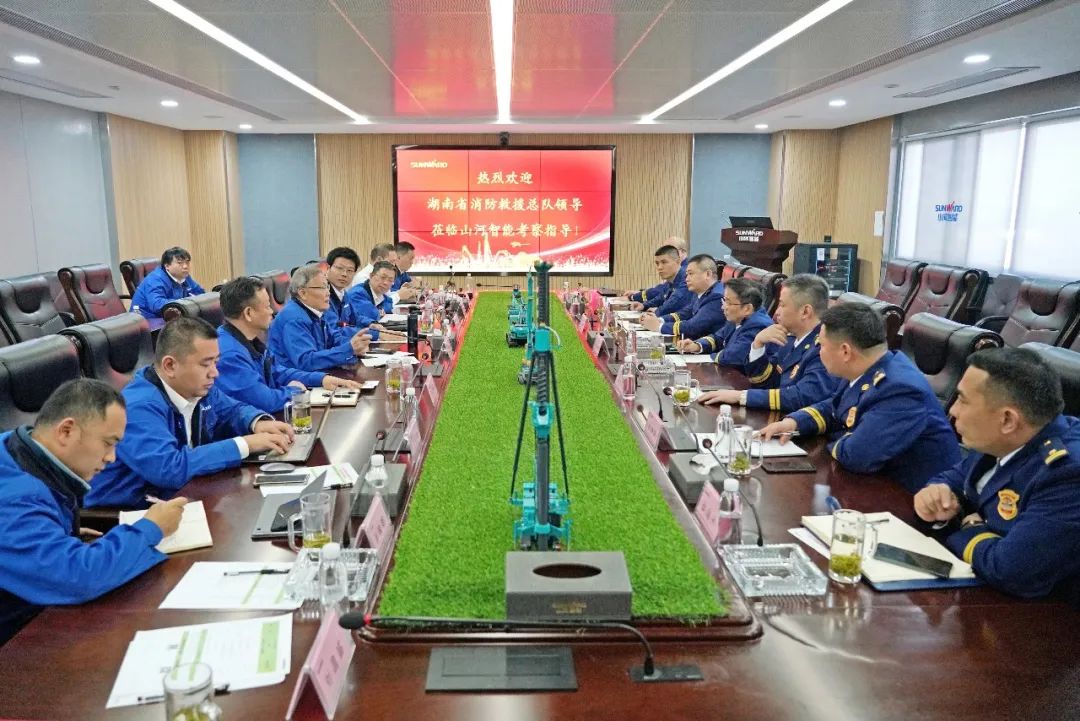 考察无人化装备 高宁宇到访PA视讯平台