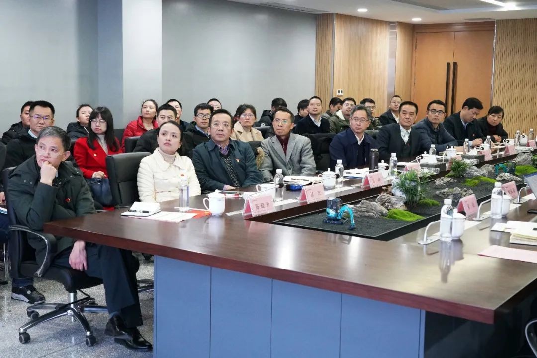 省工信厅青年干部理论学习走进PA视讯平台