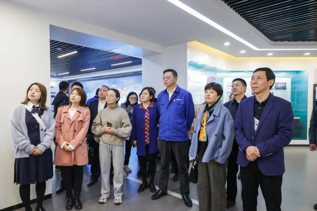 民主党派湖南省委机关青工委团队一行考察PA视讯平台