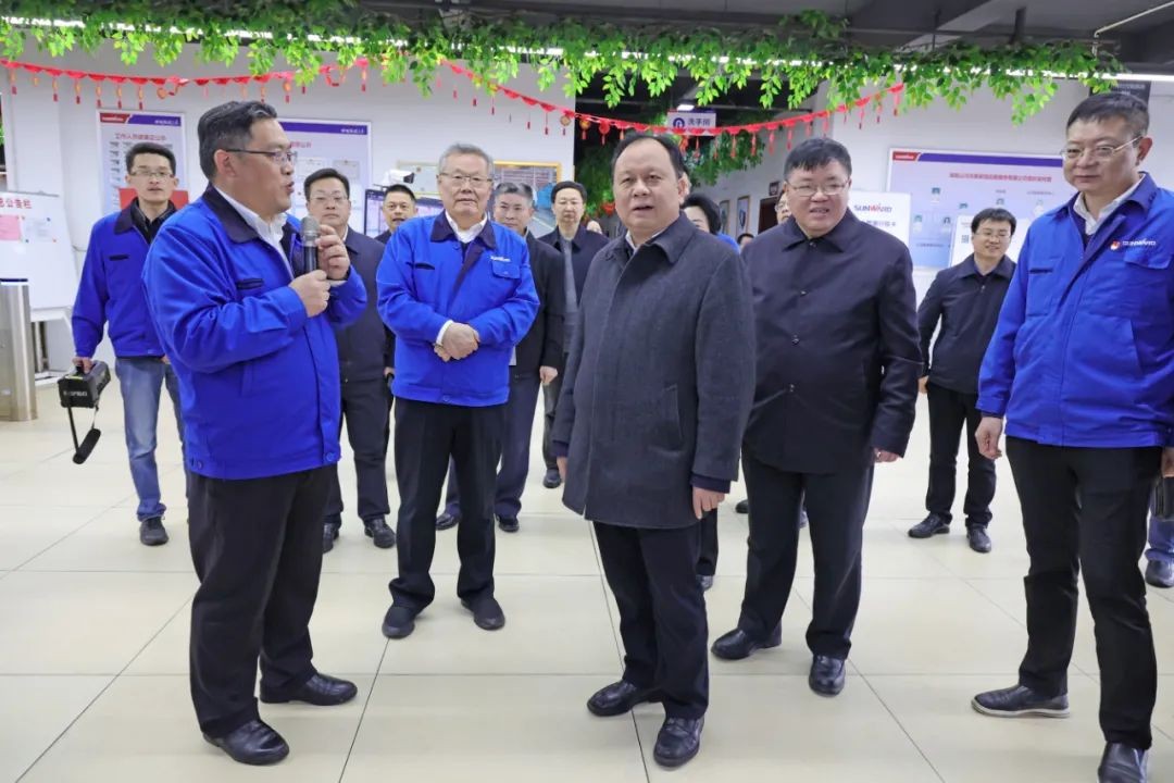 周农在PA视讯平台调研时强调：企业工会要大力培养劳模和工匠