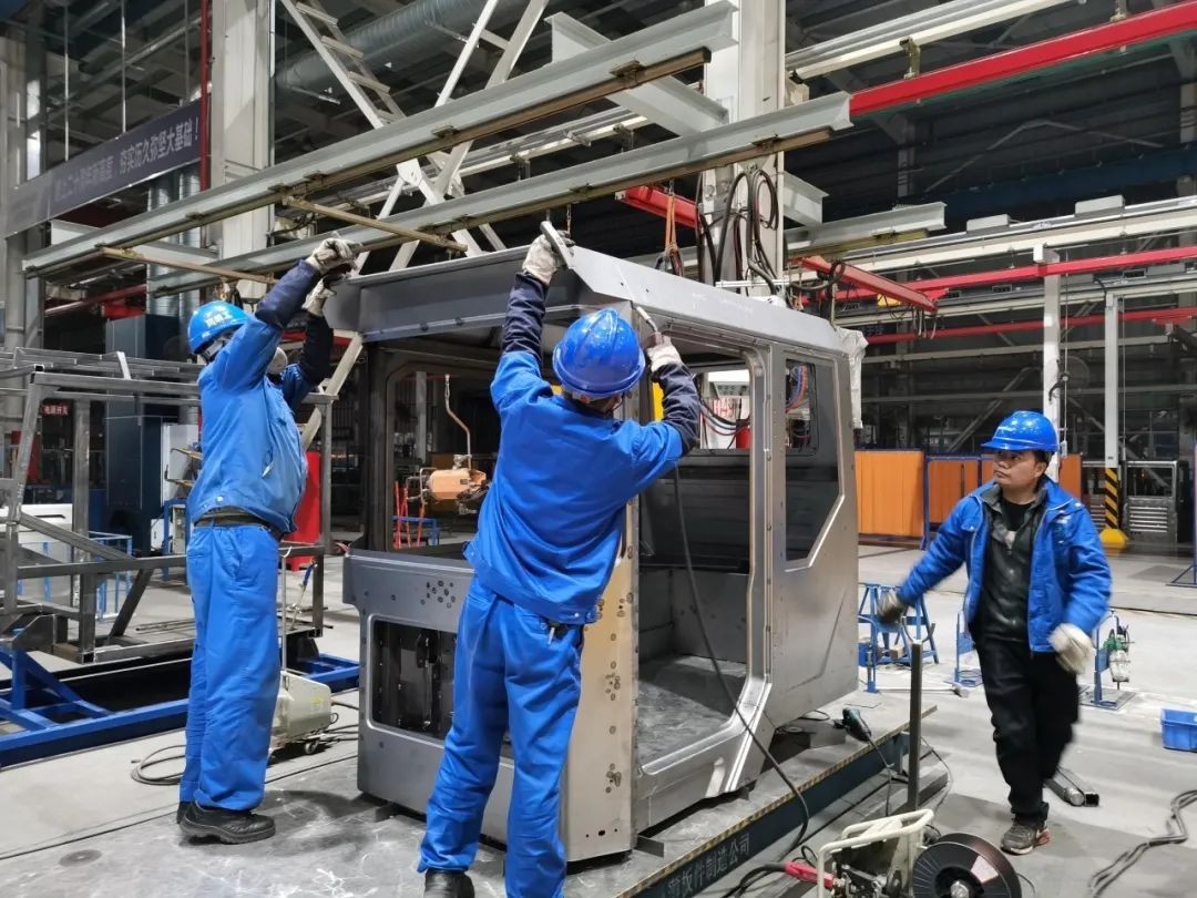 PA视讯平台SWK90矿卡驾驶室顺利发货，开发速度刷新纪录