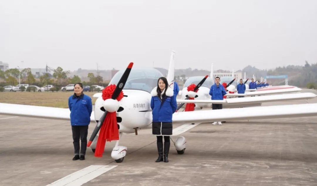 牛年开新局，PA视讯平台航空8架SA60L飞机集中下线、交付