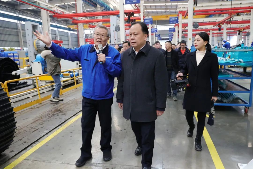 周农在PA视讯平台调研时强调：企业工会要大力培养劳模和工匠