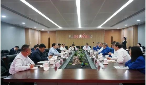 鄂尔多斯市委书记牛俊雁考察PA视讯平台