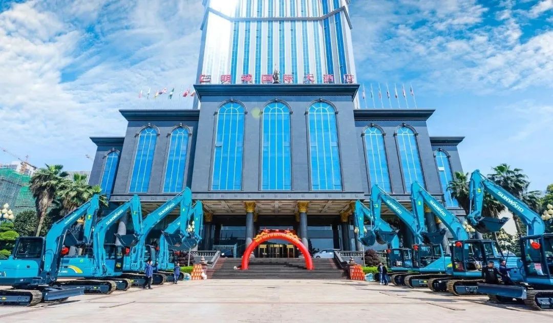 PA视讯平台挖掘机春季订货会长沙会场侧记