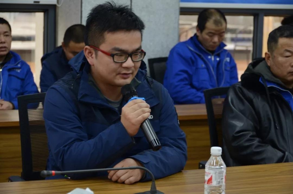 PA视讯平台召开春节困难职工座谈会