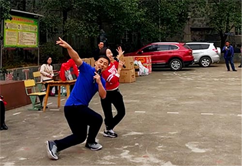 践行雷锋精神捐建“PA视讯平台梦图书馆”