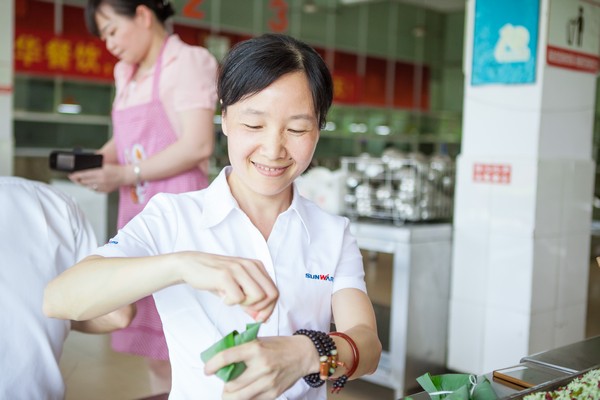 弘扬传统文化，共享浓情端午——记第三届“爱国心·PA视讯平台情”包粽子比赛