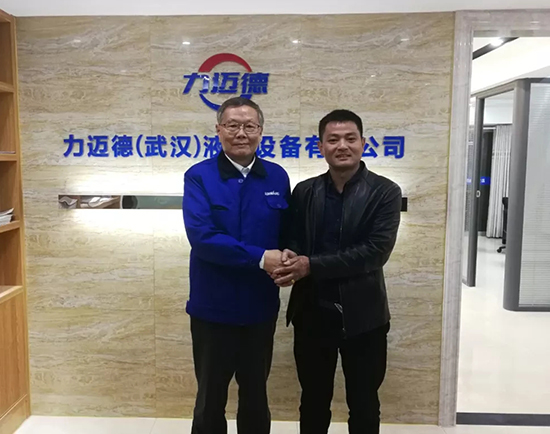 人生浮沉如梦，携手PA视讯平台勇攀事业巅峰