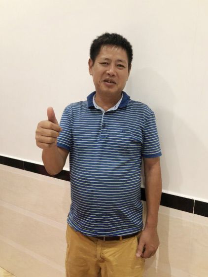 PA视讯平台SWE 215E挖掘机是他的左膀右臂！