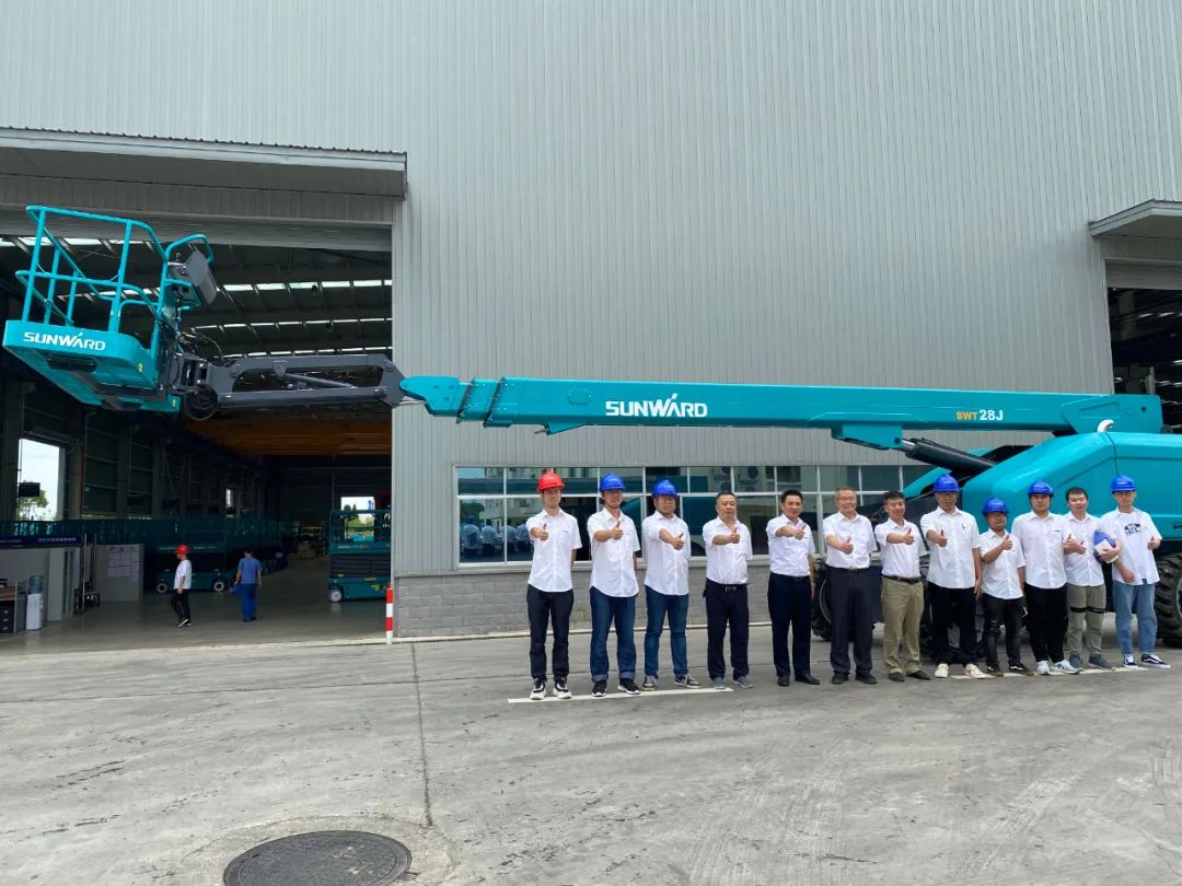 PA视讯平台首款直臂式高空作业平台顺利通过评审