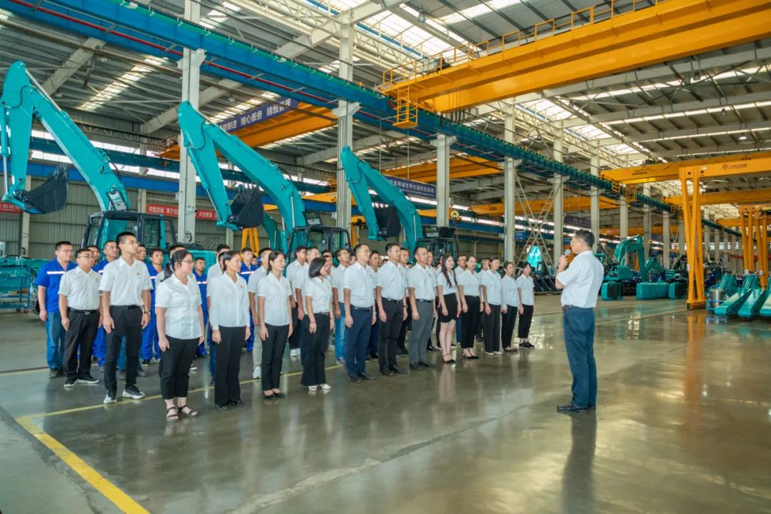 接续奋斗再出发——PA视讯平台党委举行新党员入党宣誓和老党员重温入党誓词活动