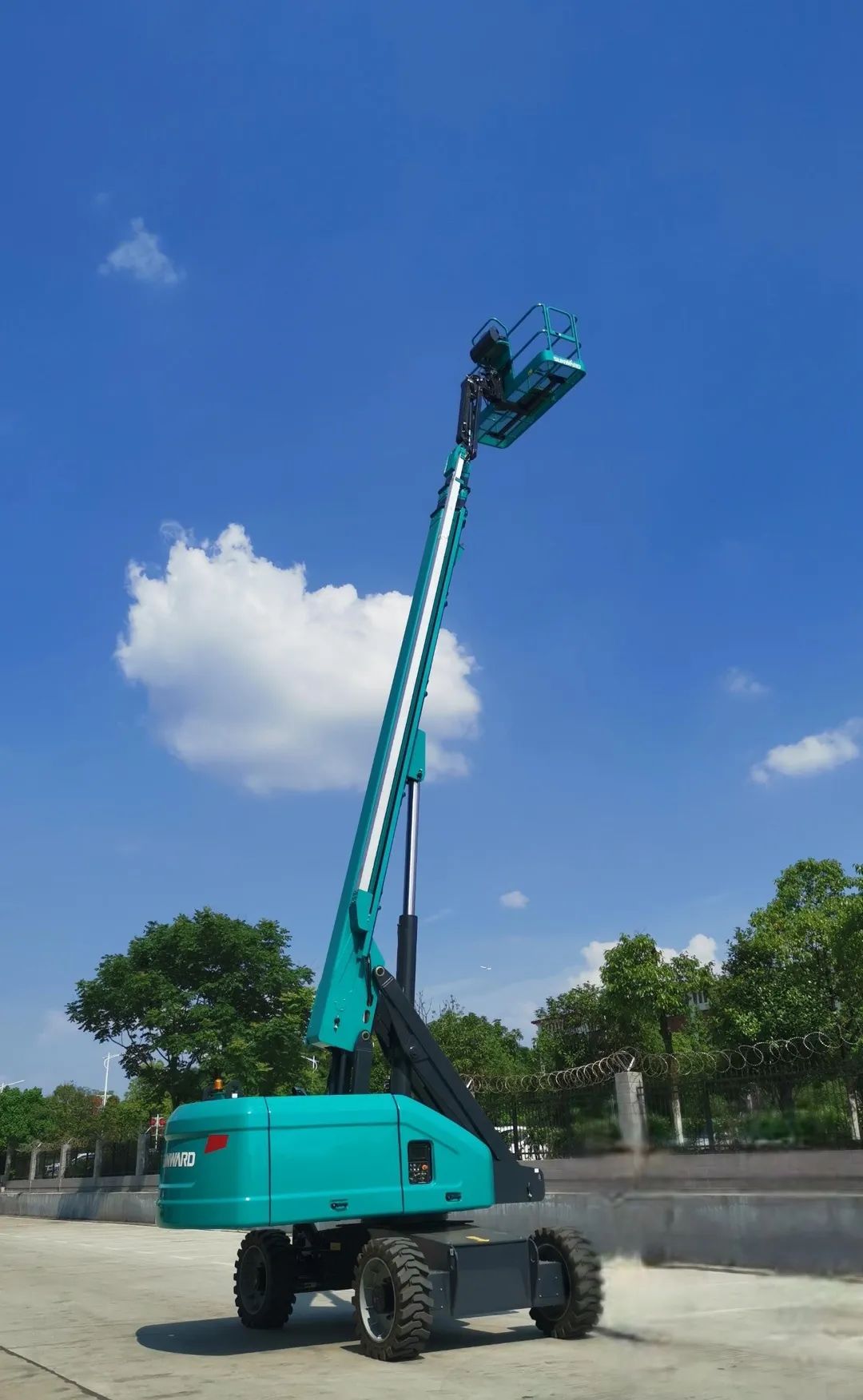 PA视讯平台首款直臂式高空作业平台顺利通过评审