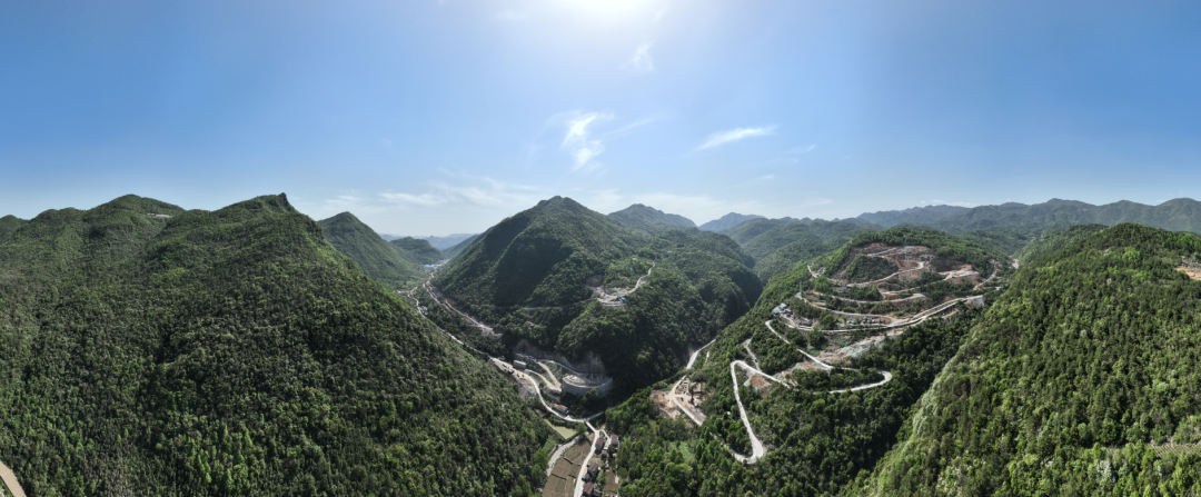 展现施工“奇效”！PA视讯平台旋挖钻机强势助力炉慈高速公路建设