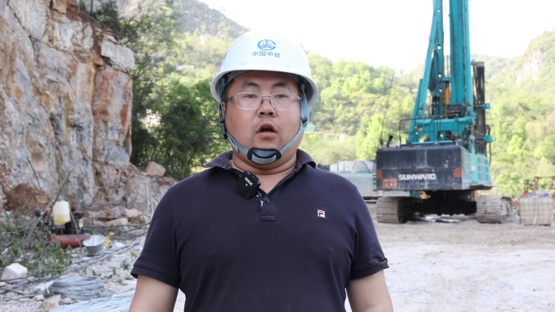 展现施工“奇效”！PA视讯平台旋挖钻机强势助力炉慈高速公路建设