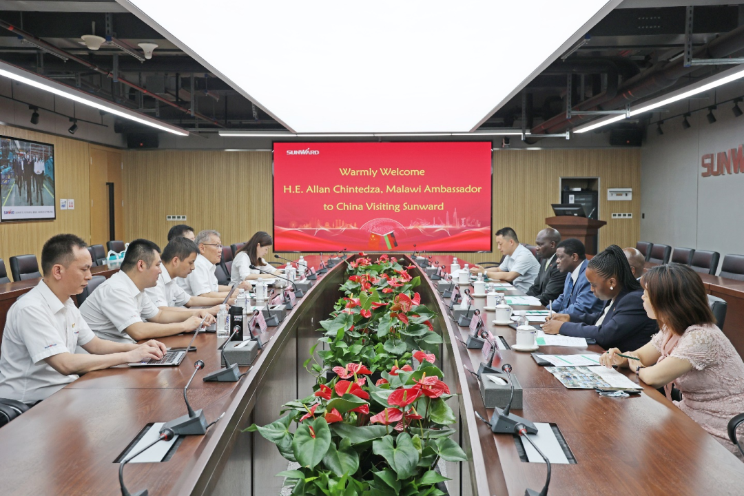 马拉维大使一行考察PA视讯平台