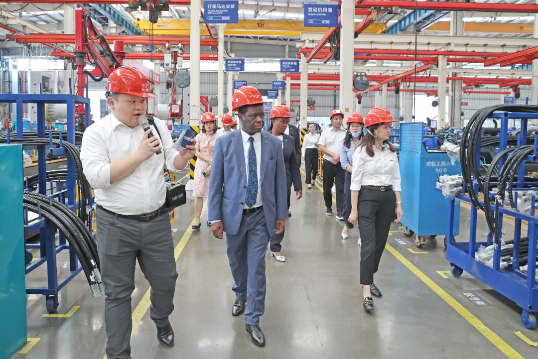 马拉维大使一行考察PA视讯平台