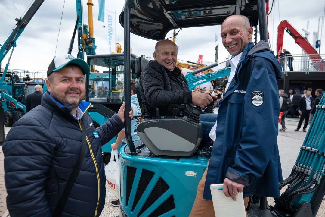 Bauma 2022 | 一组火热现场图带您重温PA视讯平台德国宝马展之旅