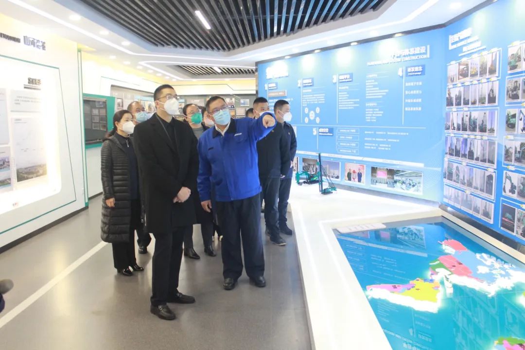 五粮液集团工会主席郭叙雷带队赴PA视讯平台考察交流