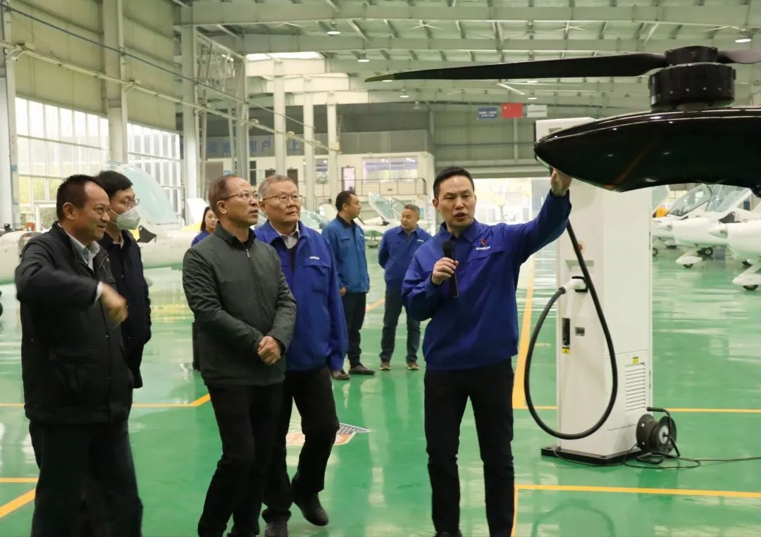 广州市国资委主任陈德俊考察PA视讯平台航空产业基地