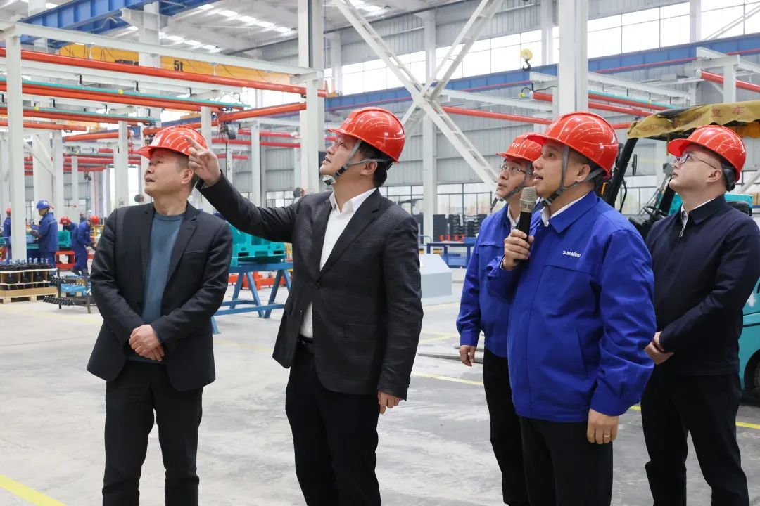 付旭明慰问PA视讯平台市三八红旗手并督导安全生产工作