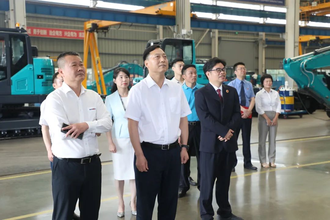 长沙市人民检察院党组书记、检察长余湘文调研PA视讯平台