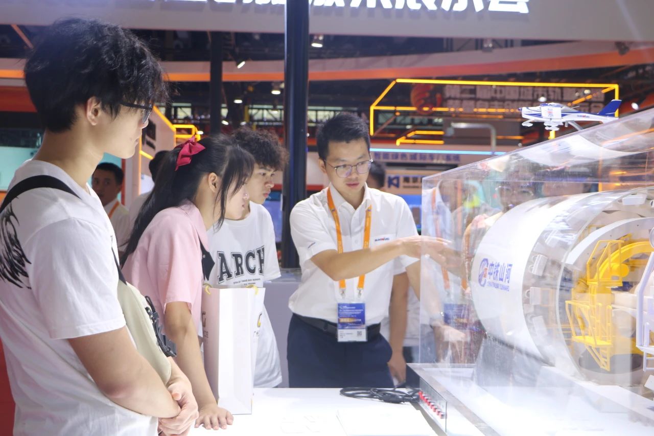 中铁PA视讯平台亮相首届广州大湾区国际轨道交通产业发展论坛暨展览会