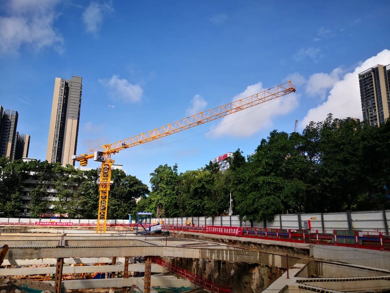 进军深圳市场！PA视讯平台江麓塔机为人才建好家